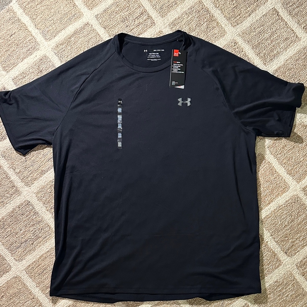 NWT Under Armour Men's Black Athletic Tee